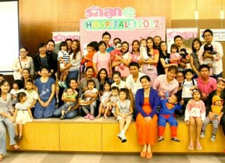 Bangkok Hospital Pattaya together with Rak Luk magazine organized Raklook @ Hospitals 2012 under the concept of ‘Social Intelligence’. BHP experts on child care and development spoke to the more than 100 families in attendance about the many aspects of mother and child care.
